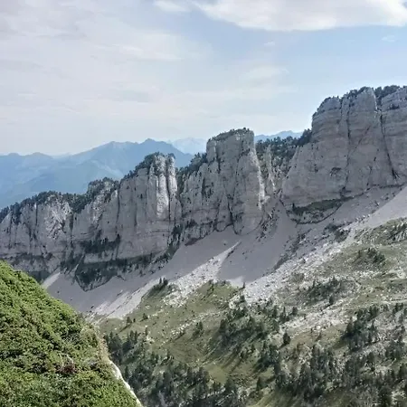 Entier Dans Un Ecrin De Verdure Bidos